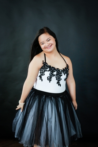 Marina a Johns Creek Senior with down-syndrome choose to take her senior pictures with Urban Flair and Starr Petronella