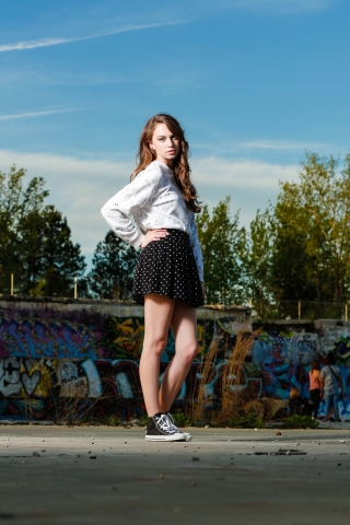 Emma senior pictures all around Atlanta. We embraced her love for art, music, and all things creative to design her high school senior photos. I just love that we incorporated painting, banjo, night sky and grafitti into her photoshoot.