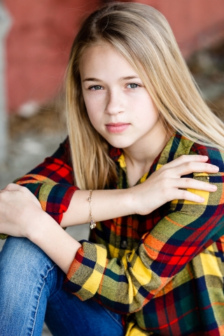 This tween girl was able to enjoy a urban photoshoot sessoin with Starr Petronella, Urban Flair photography.