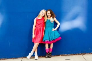 One of the top U.S. tween photographers captures two teens in a downtown shoot in Georgia. She captures the BFF relationship with two young, spunky, beautiful girls.